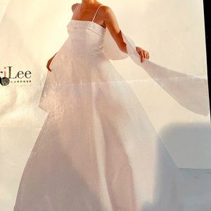 Slightly off white wedding gown w shawl, and beaded detail, Sz 12.